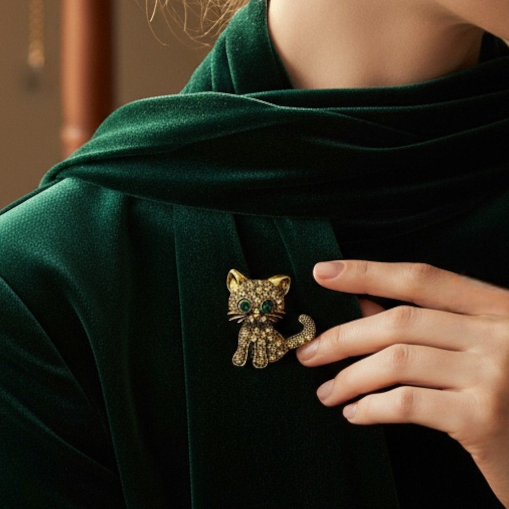 Glam‎ Cat Brooch Rhinestones & Green Eyes Pop – Bold Statement Pin